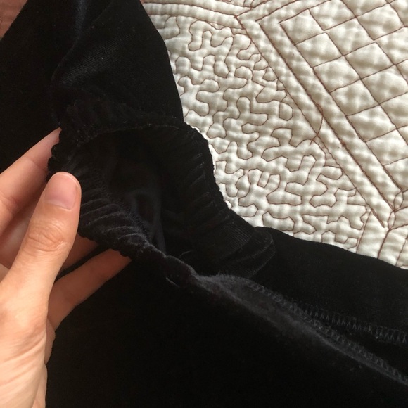 AQUA Velvet Off-Shoulder Black Blouse - Picture 7 of 8